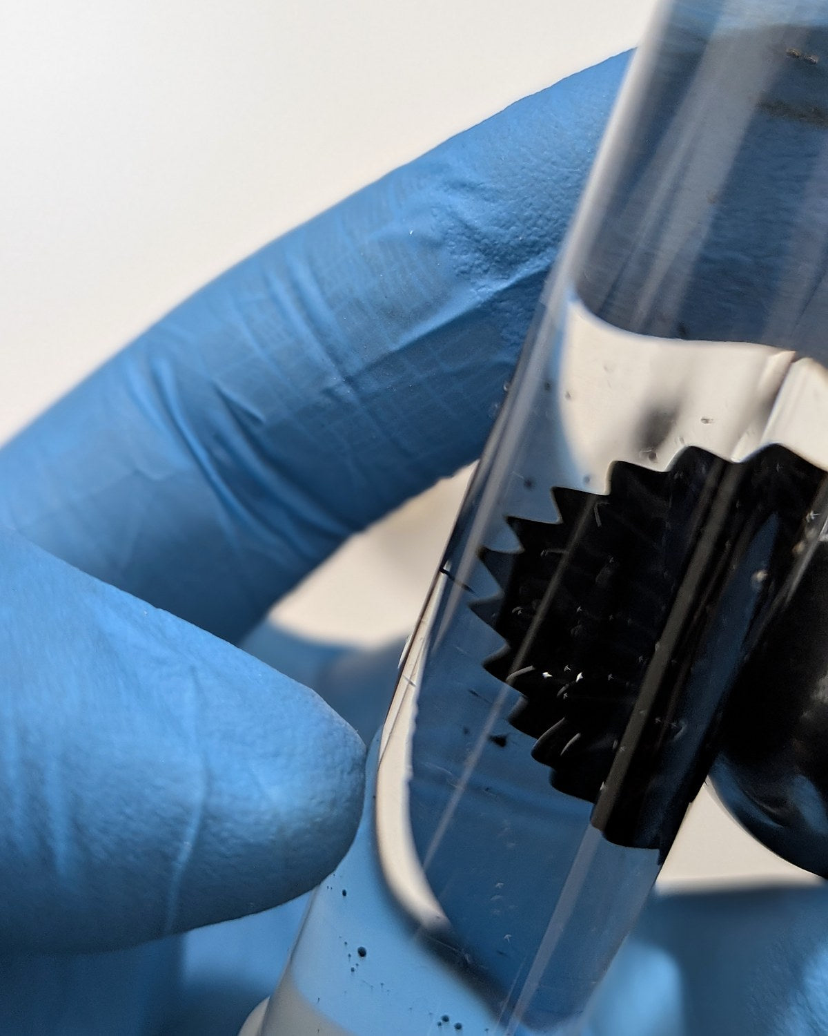 Zoom sur Ferrofluide hérissé de pics 